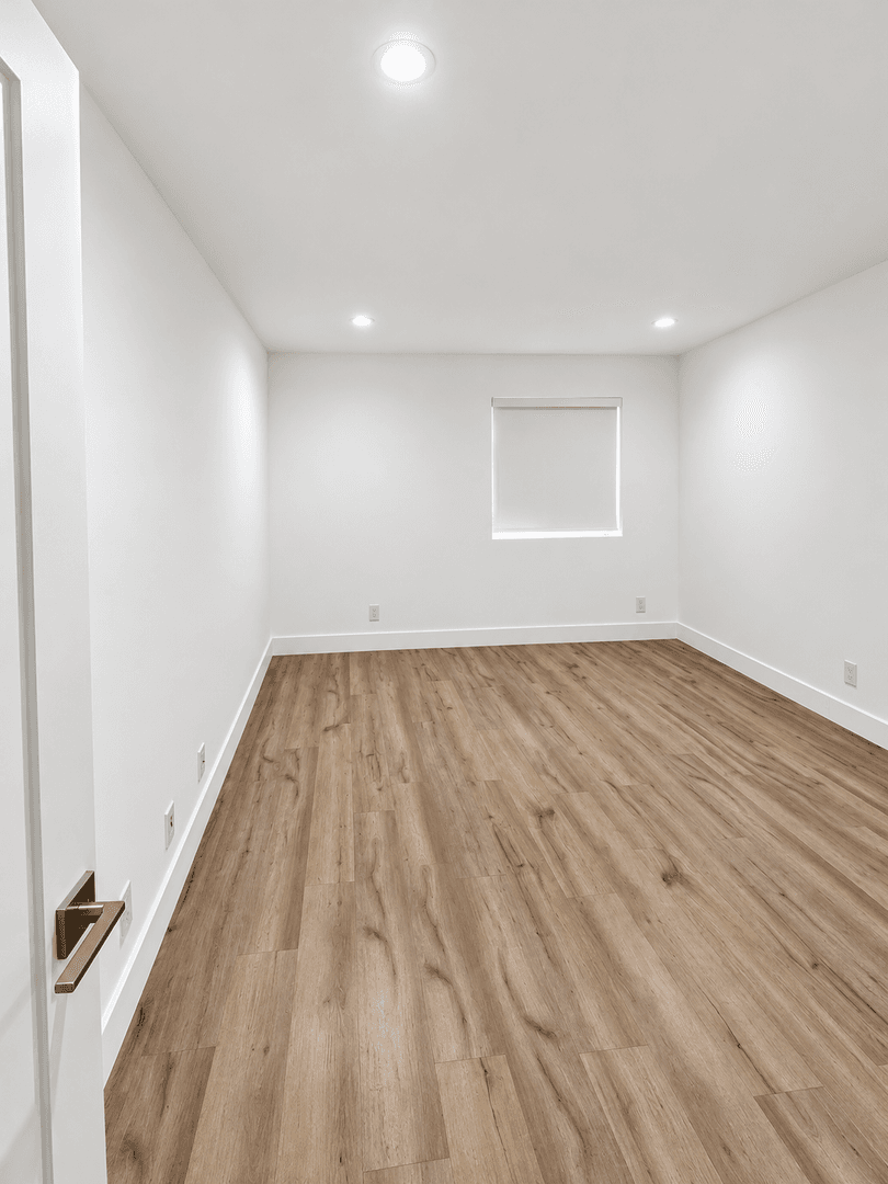 Los Angeles Apartment: 3701 Hughes Ave
