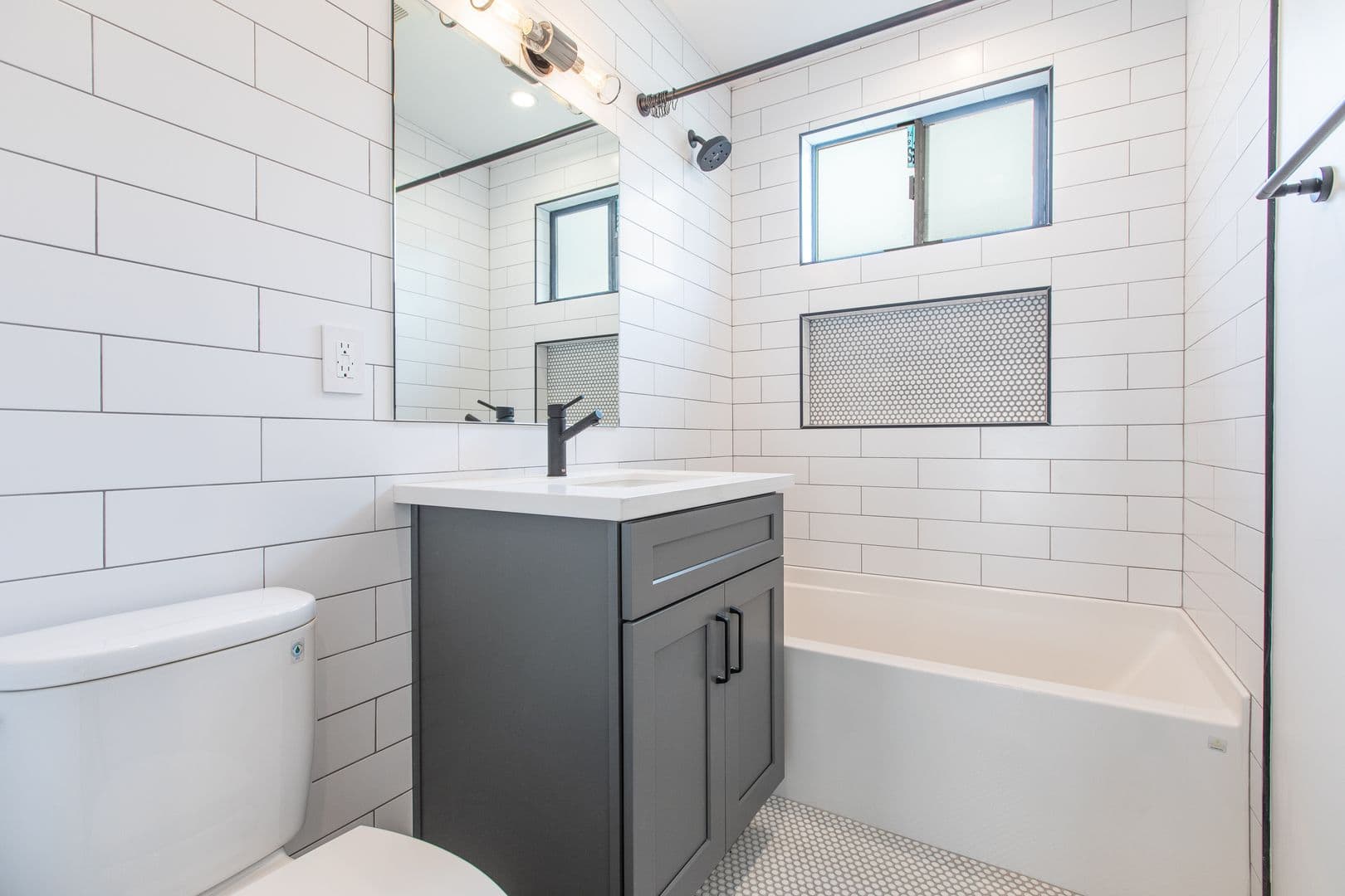 Los Angeles Apartment: 6133 Eleanor Ave