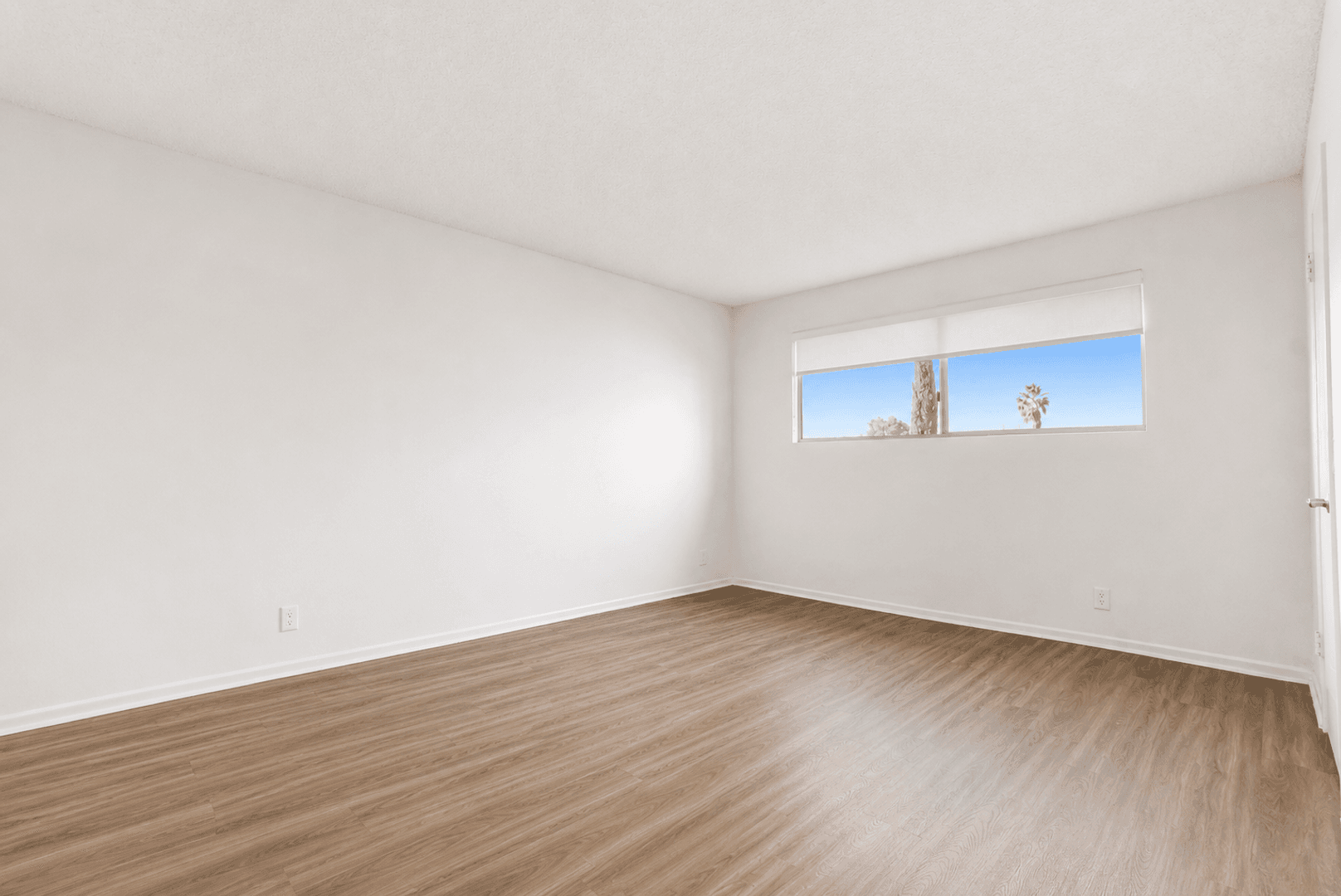 Northridge Apartment: 16901 - 16915 Napa St