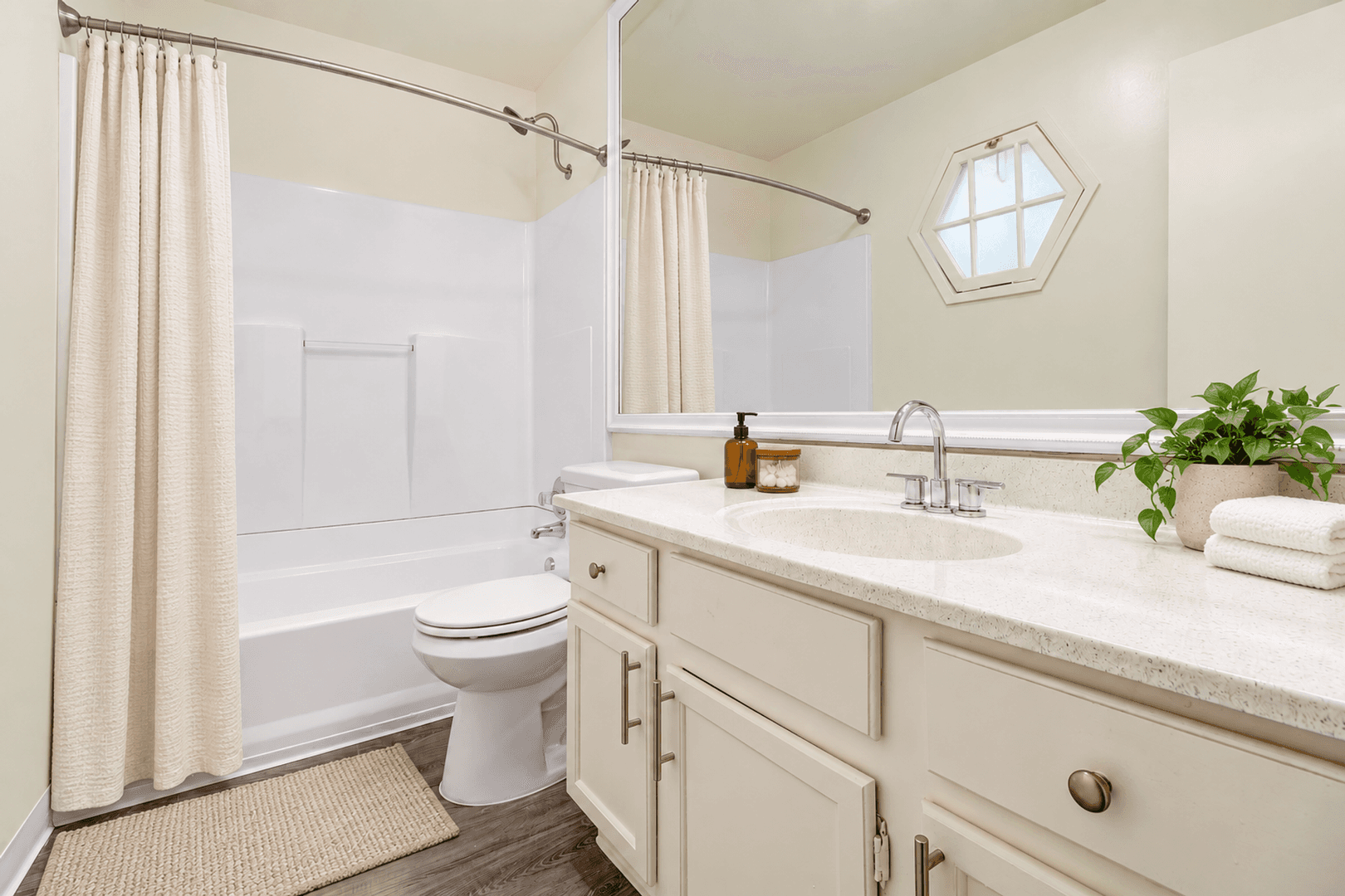Sherman Oaks Apartment: 4600 Willis Ave