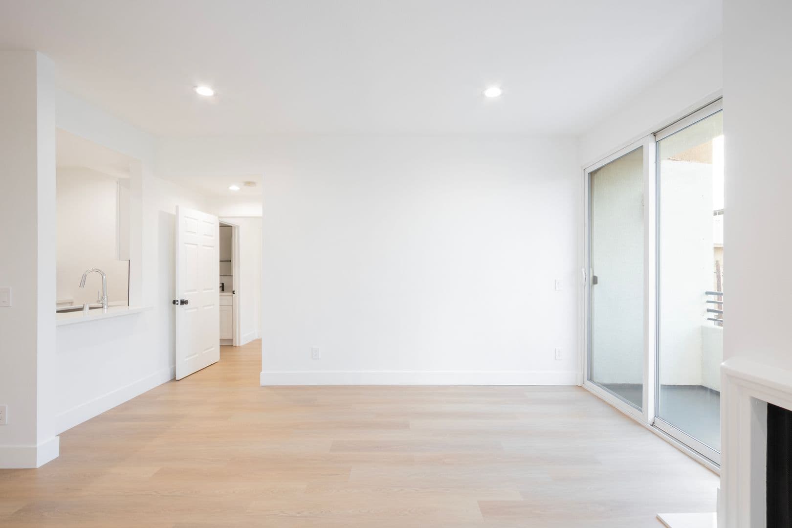 Los Angeles Apartment: 1616 N Serrano Ave.