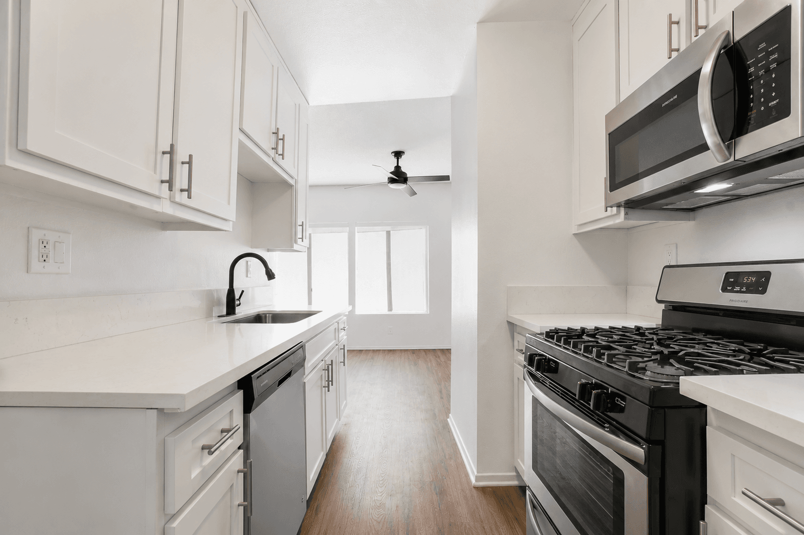 Northridge Apartment: 18541 Vincennes St