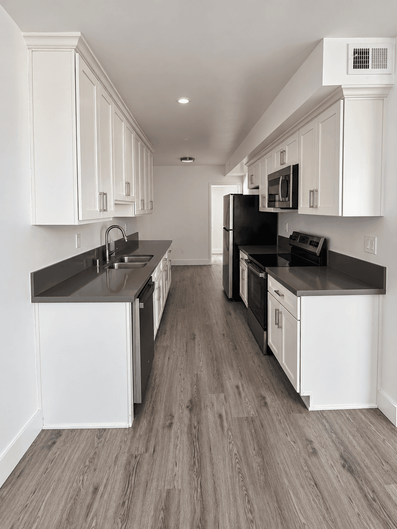 Culver City Apartment: 6125 Canterbury Dr.
