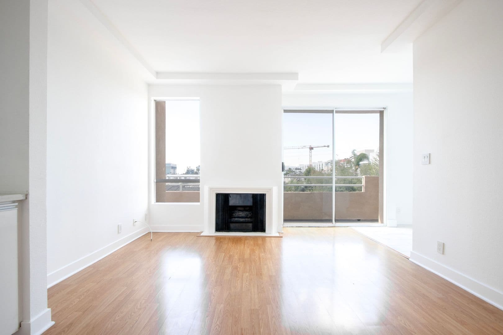 Los Angeles Apartment: 1616 N Serrano Ave.