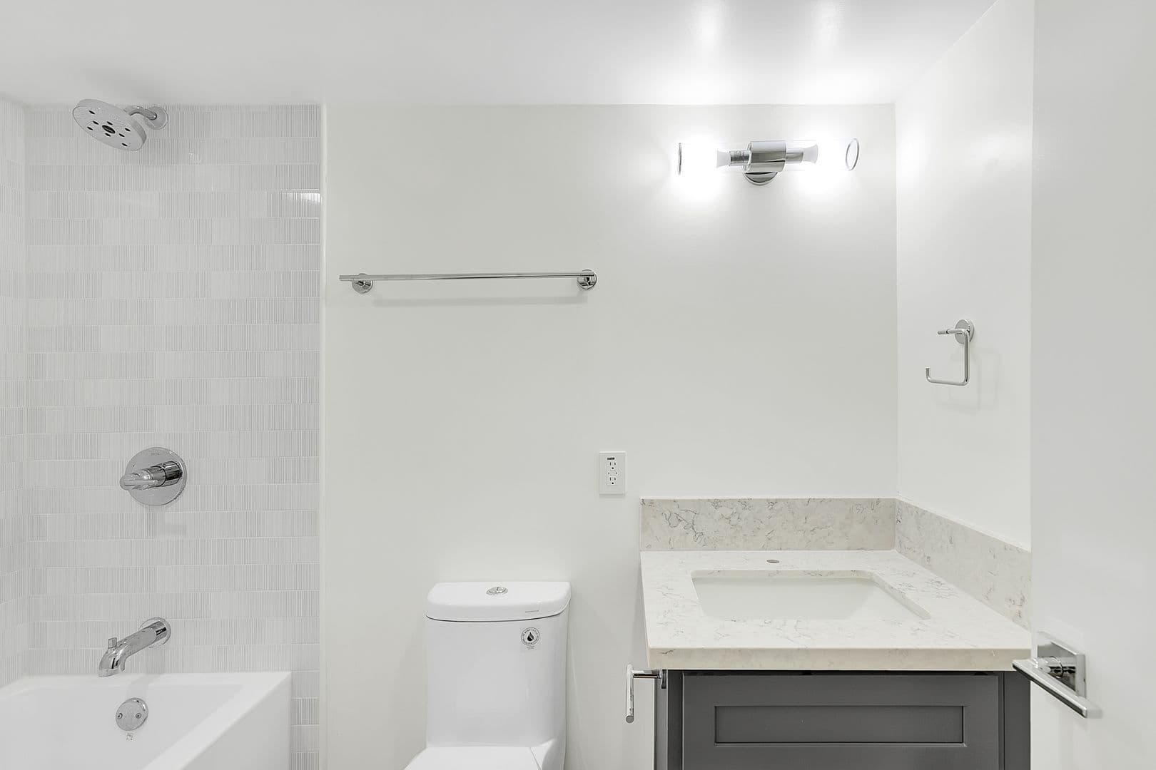 Santa Monica Apartment: 1133 25th St