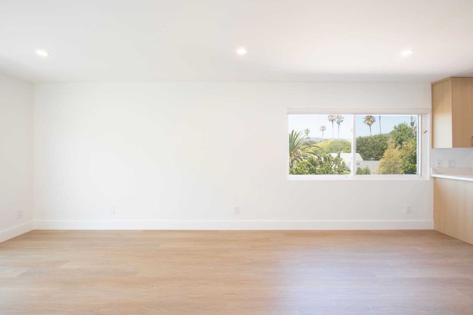 Los Angeles Apartment: 6526 Homewood Ave.