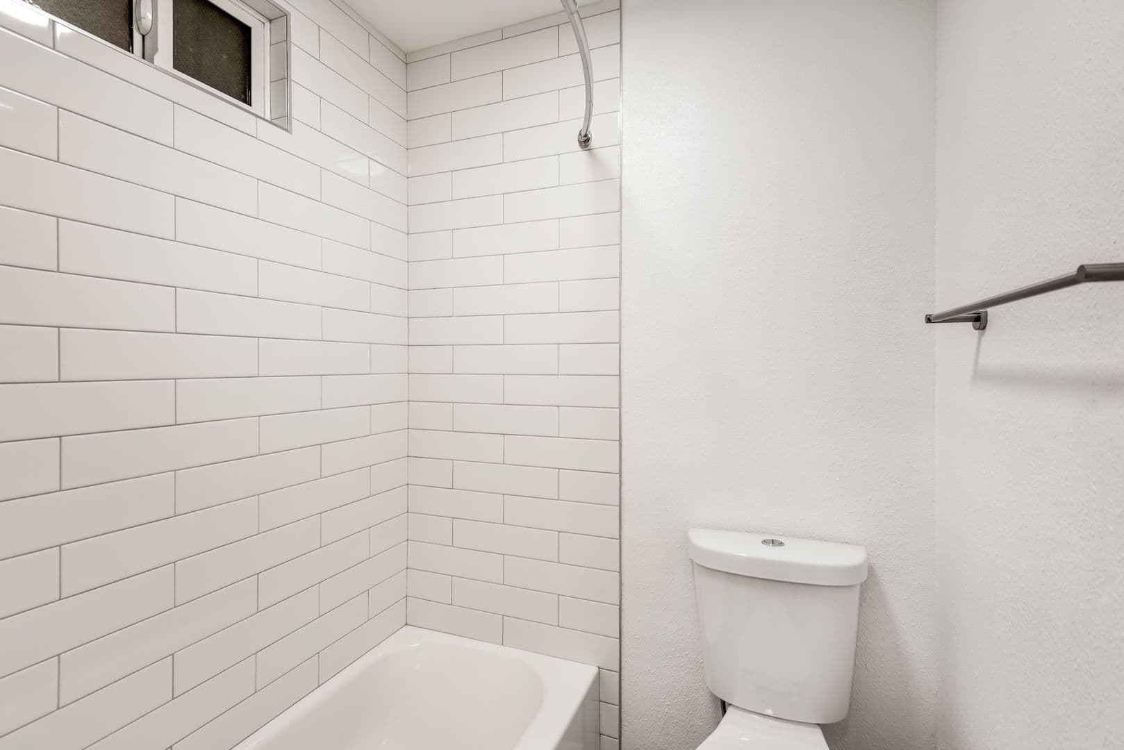 Los Angeles Apartment: 1522 S. St Andrews Place