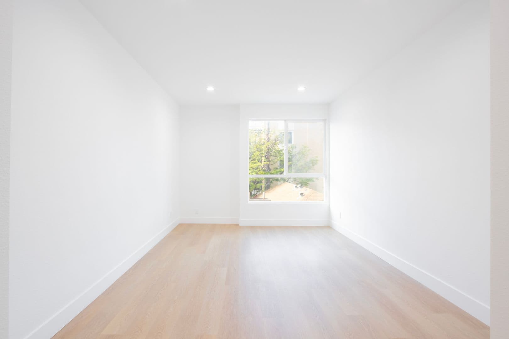 Los Angeles Apartment: 1616 N Serrano Ave.