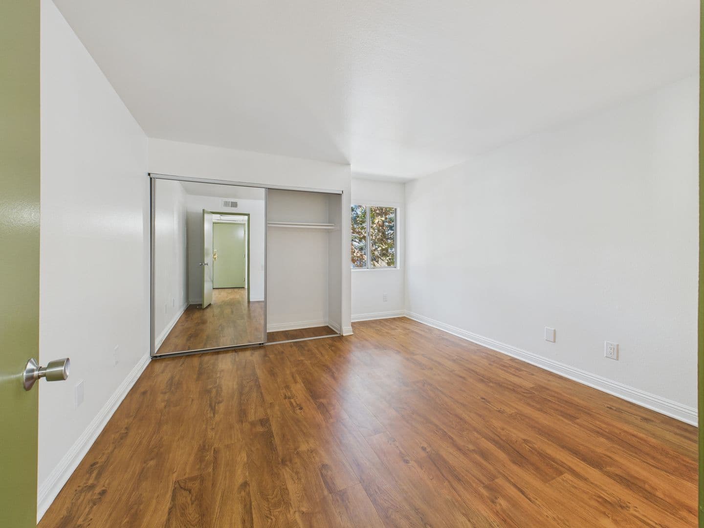 Sherman Oaks Apartment: 4320 Van Nuys Blvd