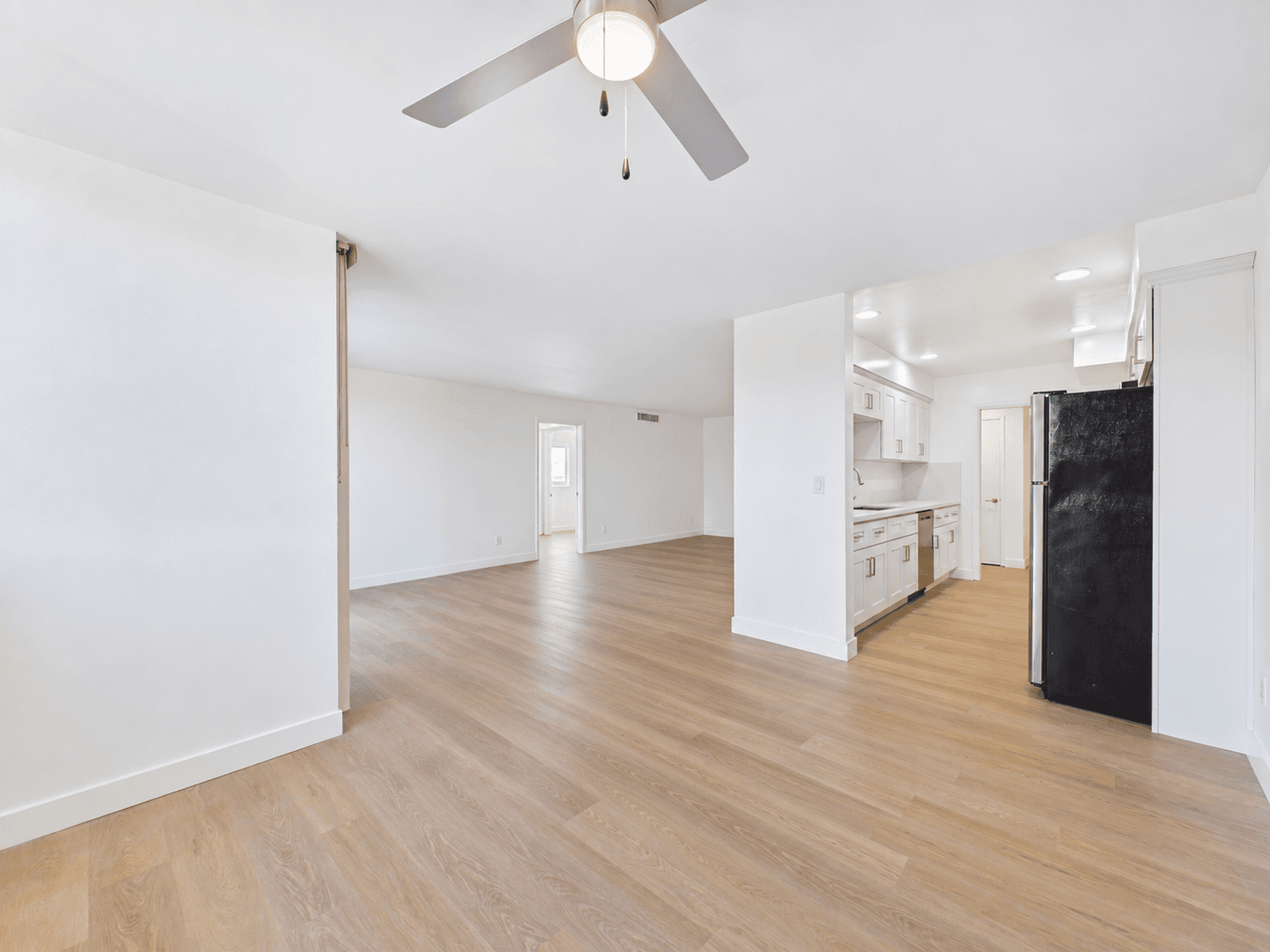 Sherman Oaks Apartment: 4365 Mammoth Ave