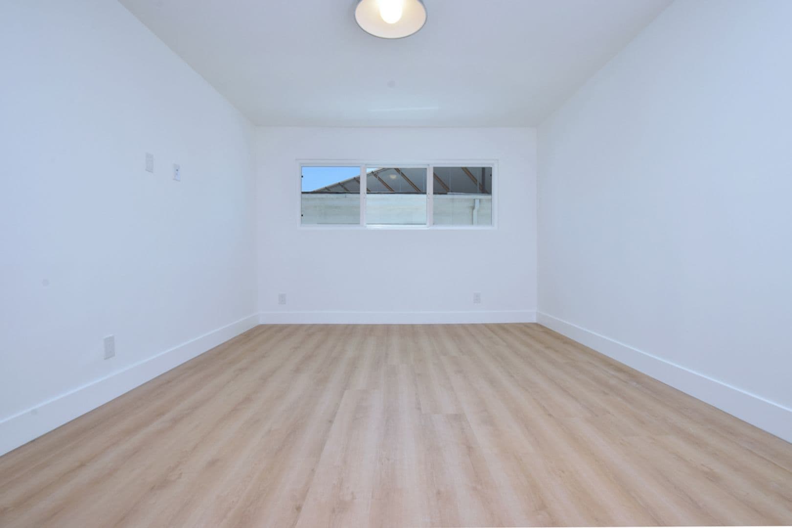 Santa Monica Apartment: 834 4th Street