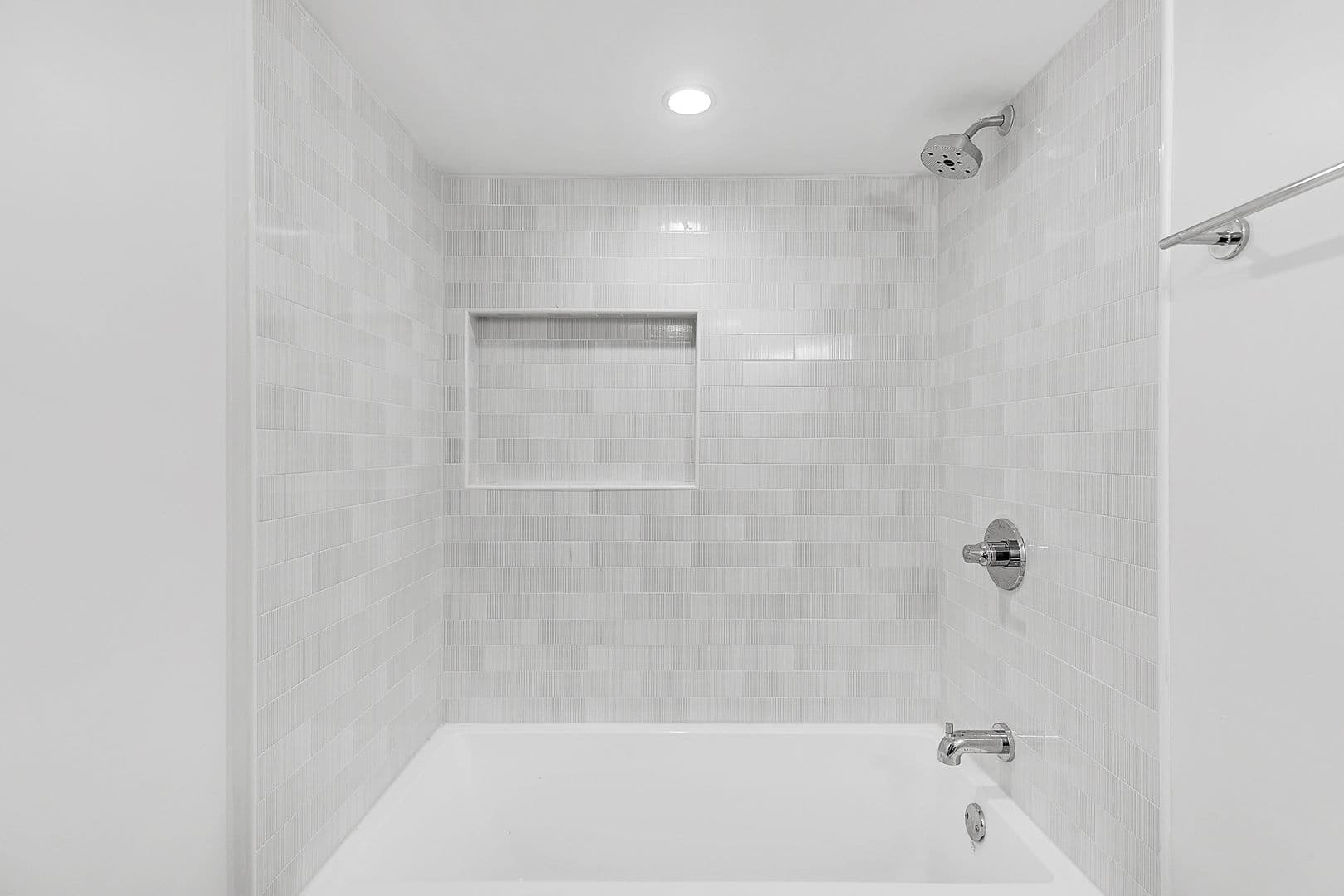 Santa Monica Apartment: 1133 25th St