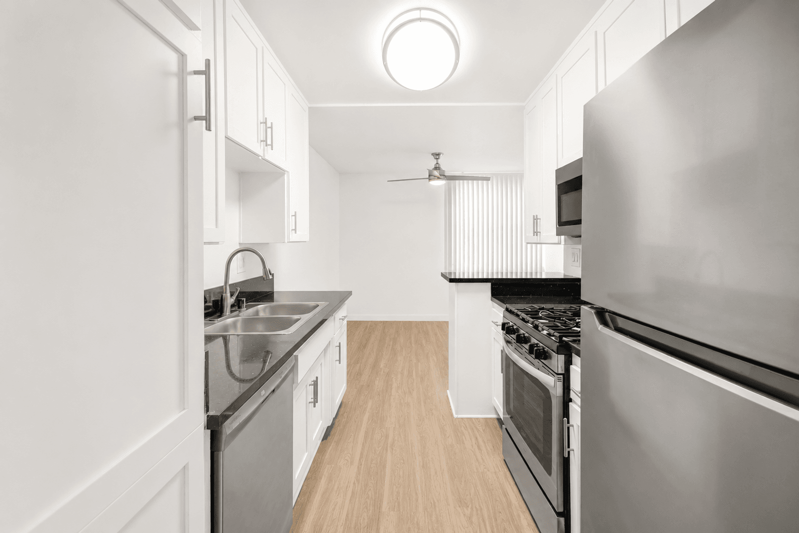 Northridge Apartment: 16901 - 16915 Napa St