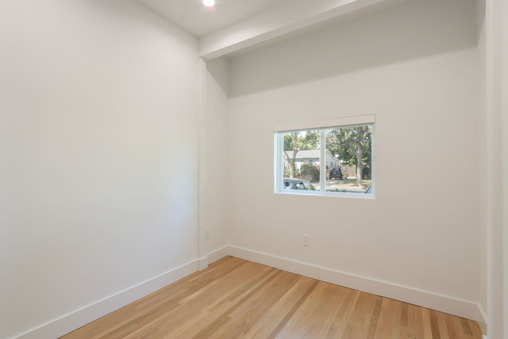 Santa Monica Apartment: 1022 Pacific St