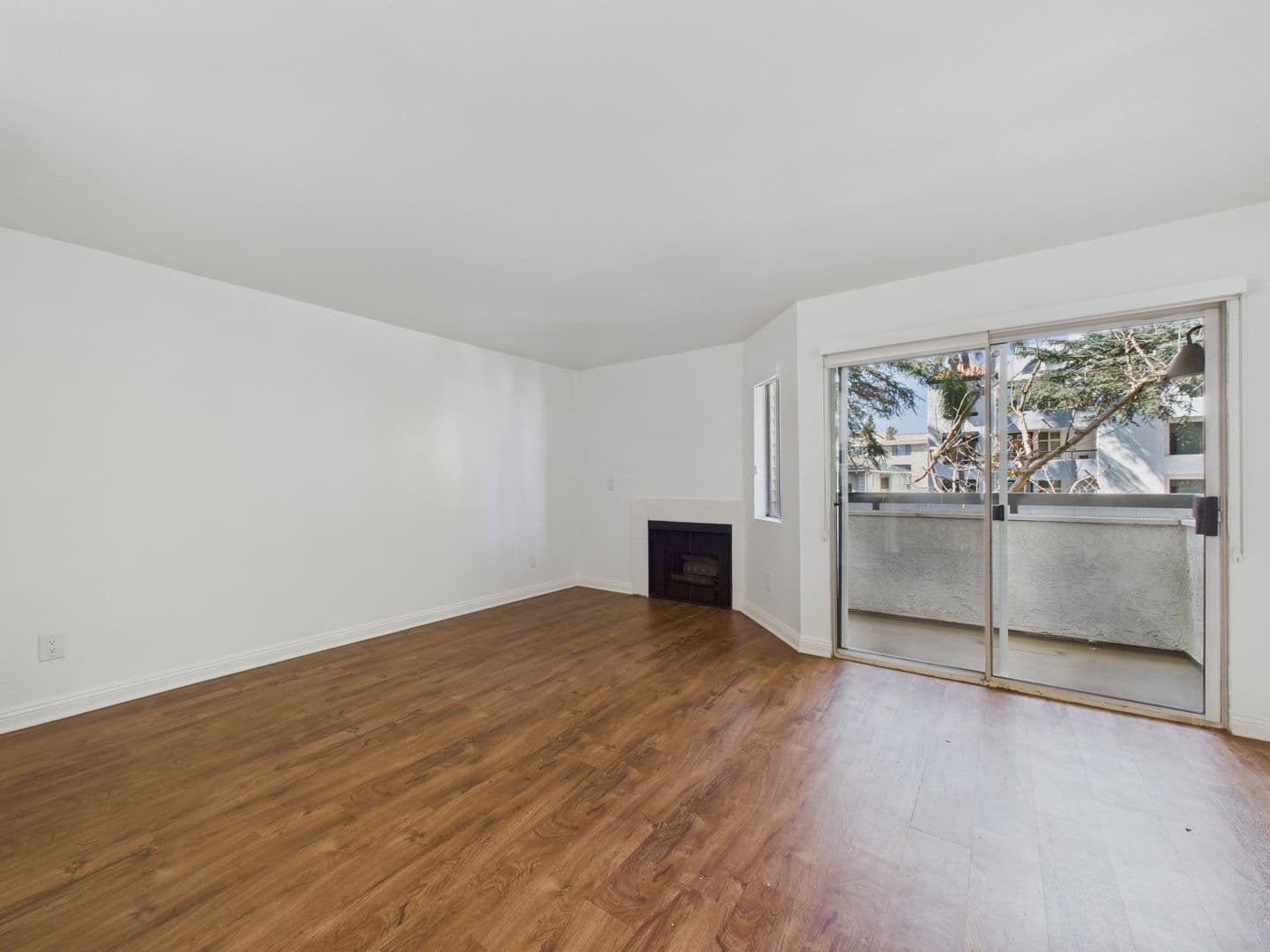 Sherman Oaks Apartment: 4320 Van Nuys Blvd