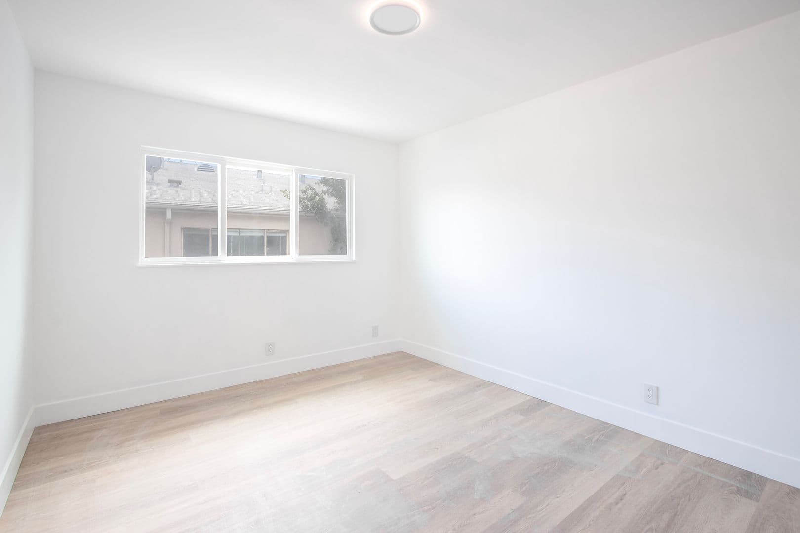 West Hollywood Apartment: 1046 N. Sierra Bonita Ave