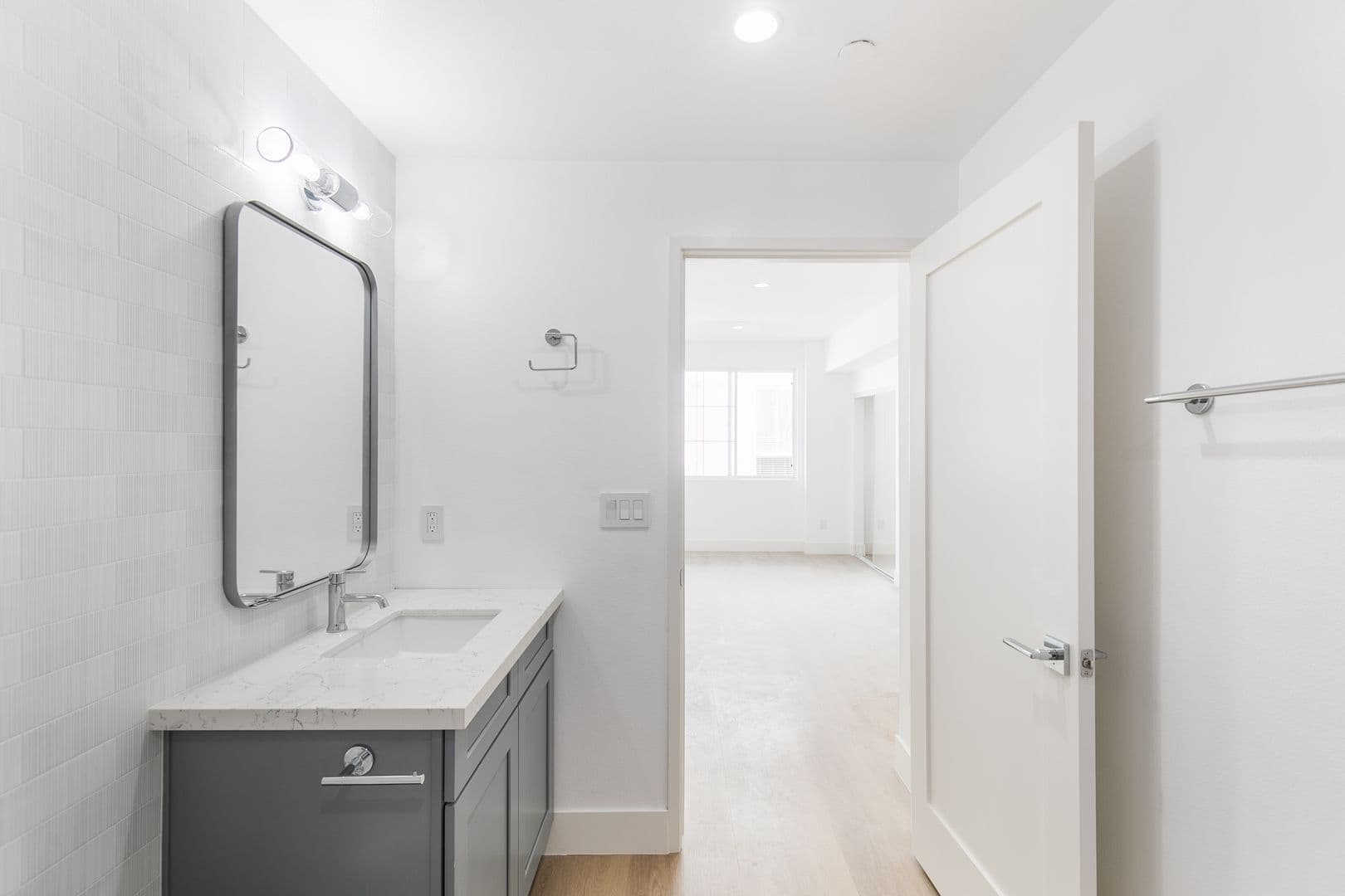 Los Angeles Apartment: 1317 Westgate Ave