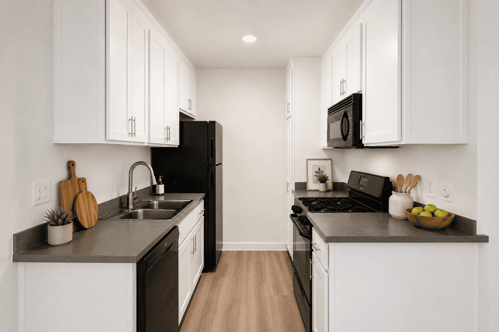 Tarzana Apartment: 5931 Reseda Blvd