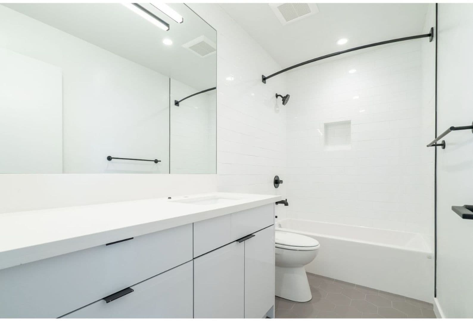 Los Angeles Apartment: 6120 Eleanor Ave