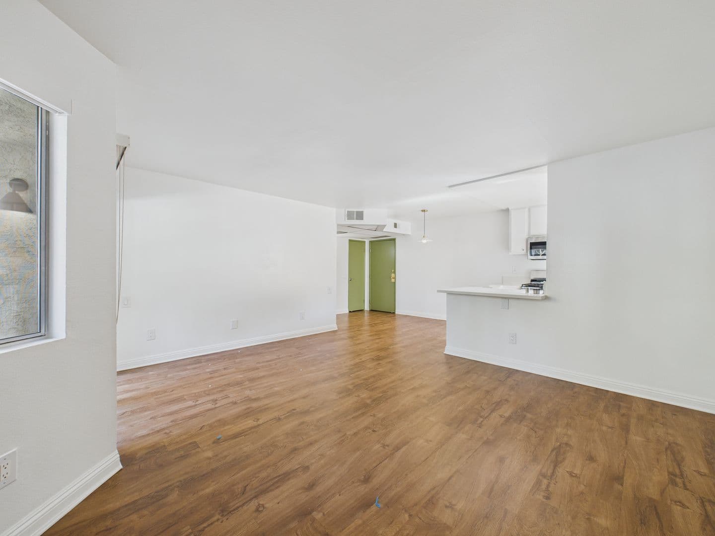 Sherman Oaks Apartment: 4320 Van Nuys Blvd