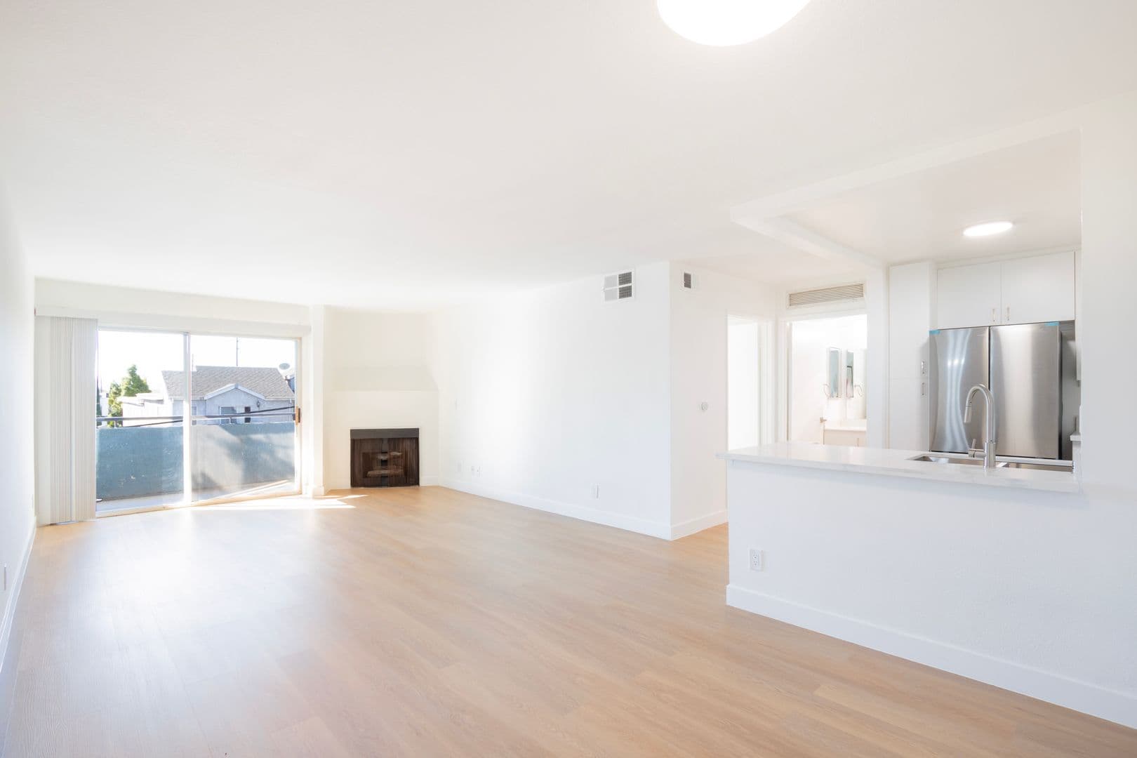 Northridge Apartment: 10020 Zelzah Avenue