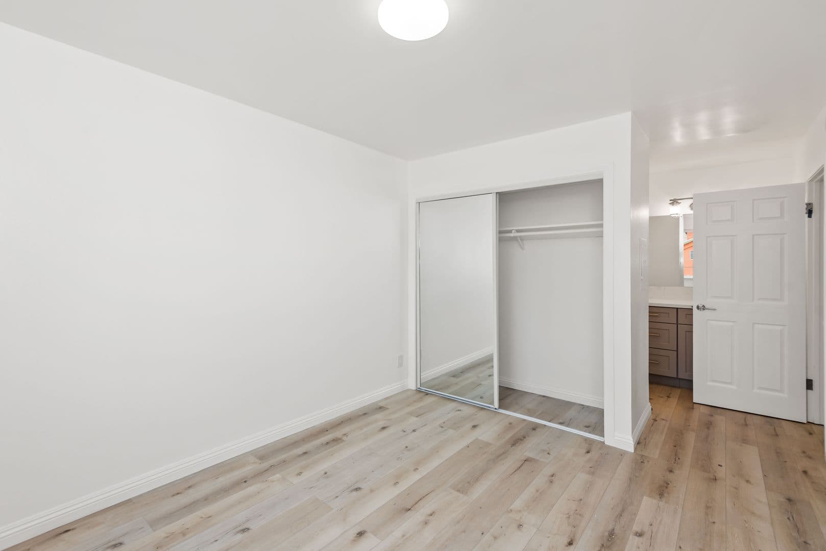 Los Angeles Apartment: 1522 S. St Andrews Place