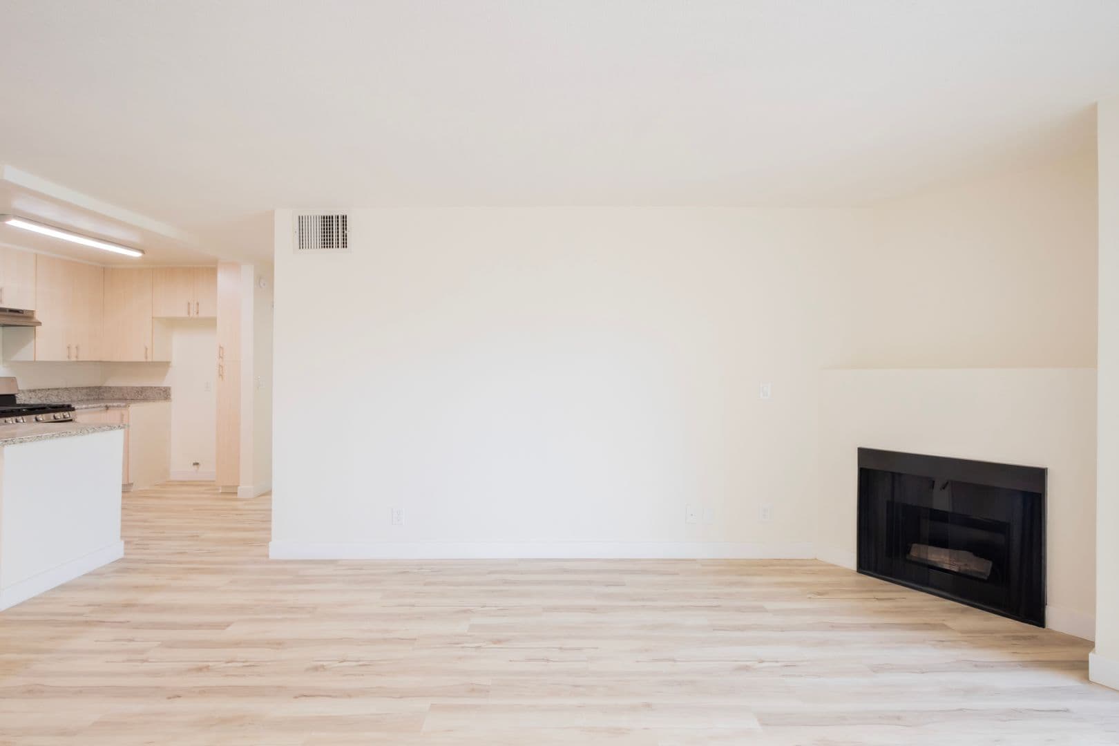 Northridge Apartment: 10020 Zelzah Avenue
