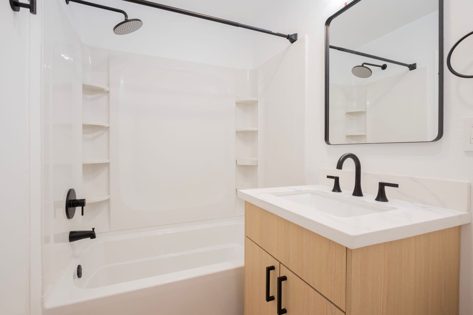 Los Angeles Apartment: 6526 Homewood Ave.