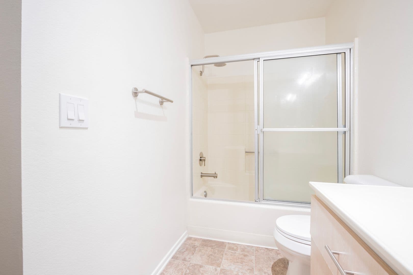 Northridge Apartment: 10020 Zelzah Avenue