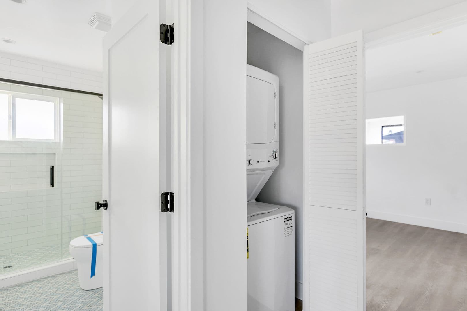 Los Angeles Apartment: 5606 Lexington Ave