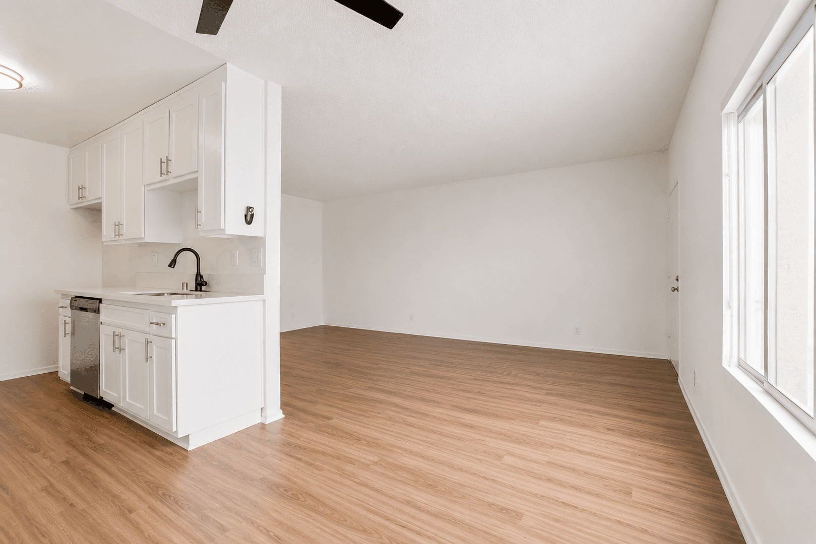 Northridge Apartment: 18541 Vincennes St