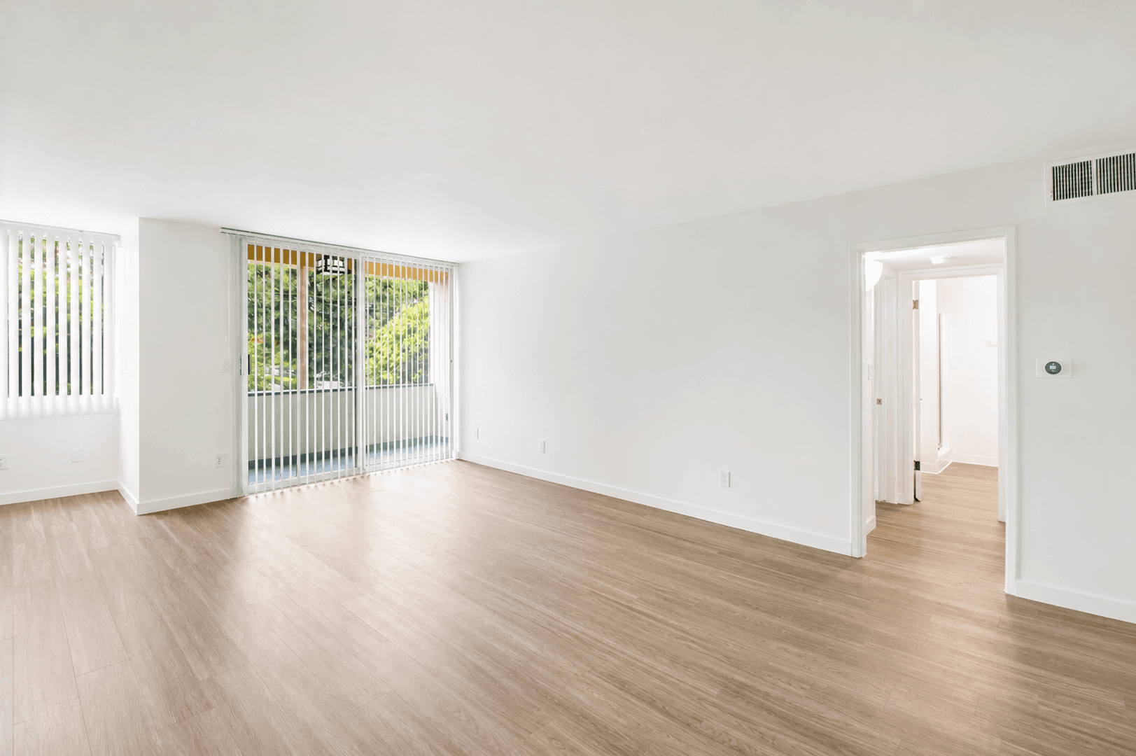 Northridge Apartment: 16901 - 16915 Napa St