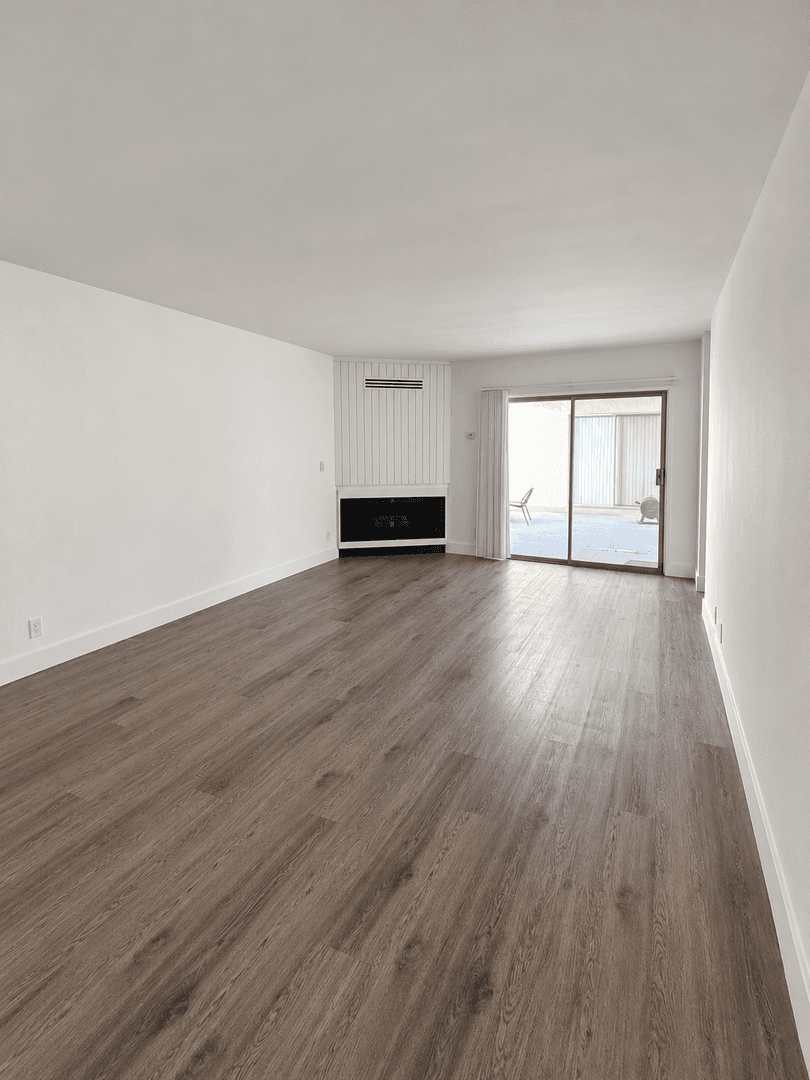 Culver City Apartment: 6125 Canterbury Dr.