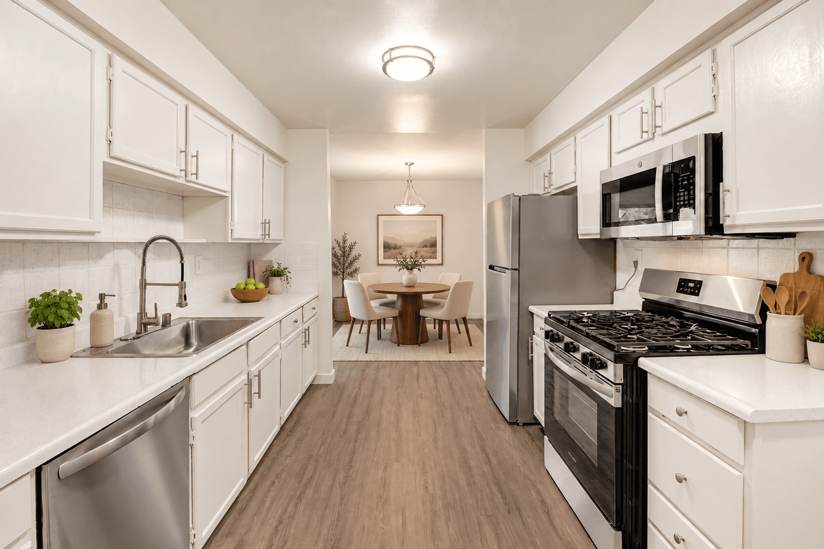 Sherman Oaks Apartment: 4600 Willis Ave