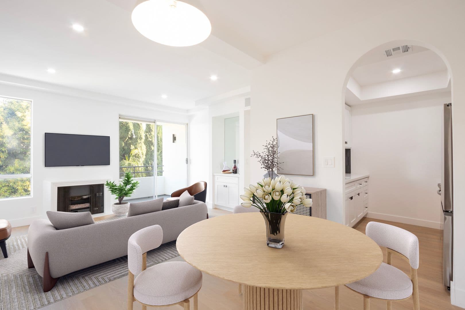 Los Angeles Apartment: 1616 N Serrano Ave.