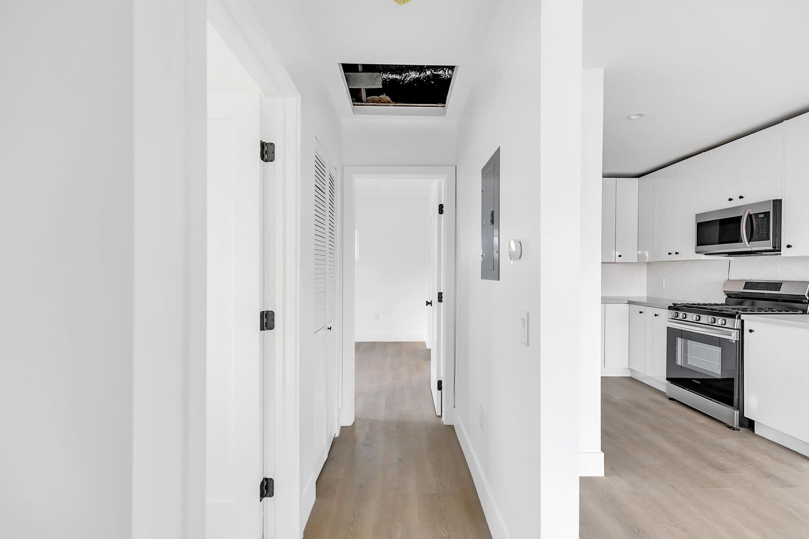 Los Angeles Apartment: 5606 Lexington Ave