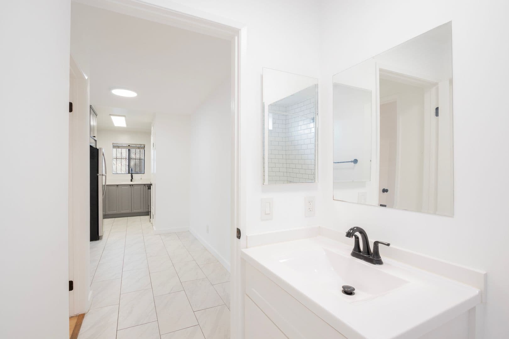 Los Angeles Apartment: 980 White Knoll Dr