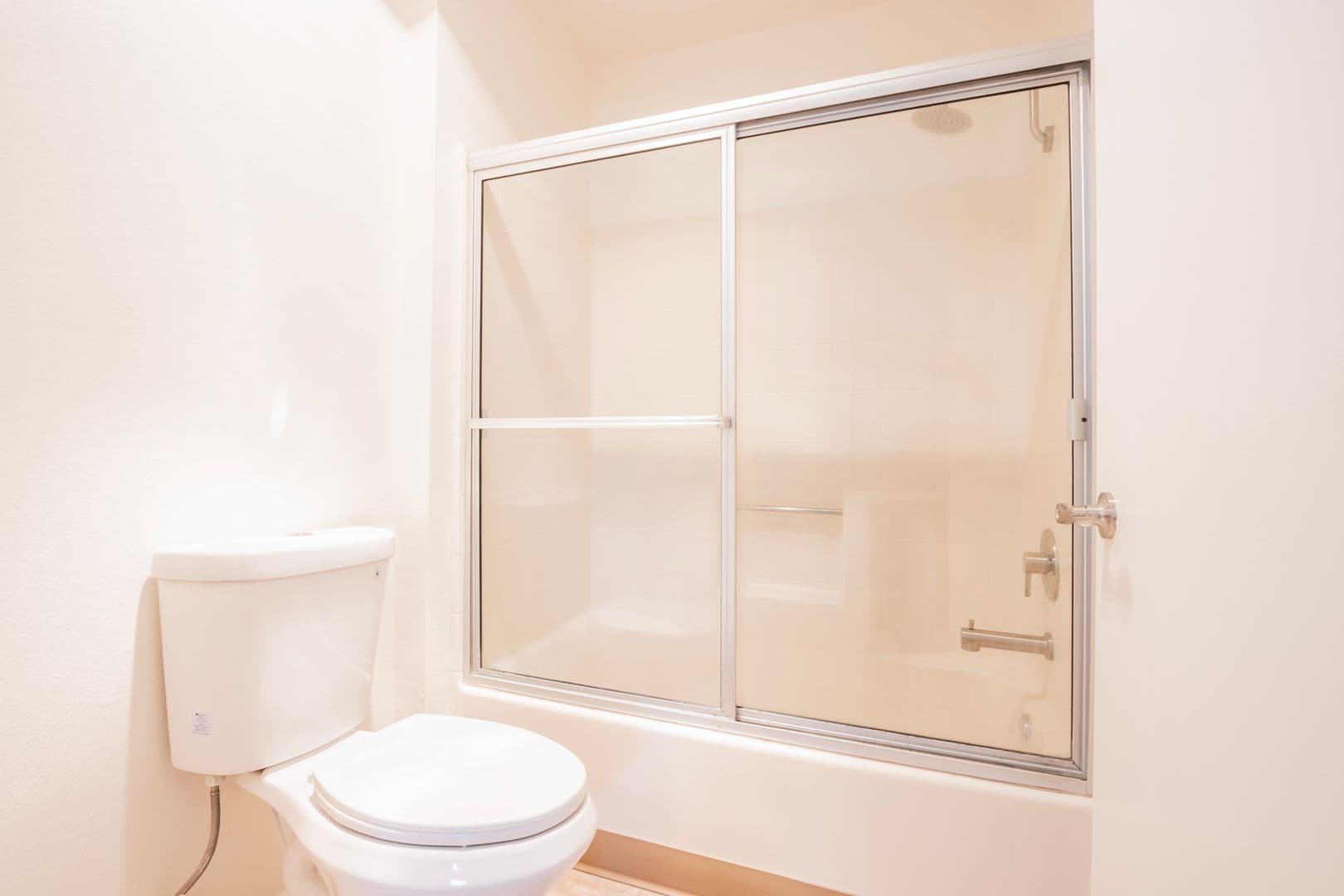 Northridge Apartment: 10020 Zelzah Avenue