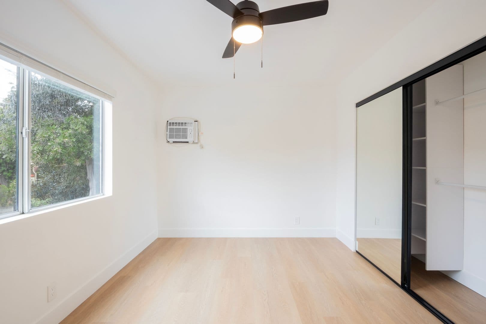 West Hollywood Apartment: 937 N. Orange Grove Ave