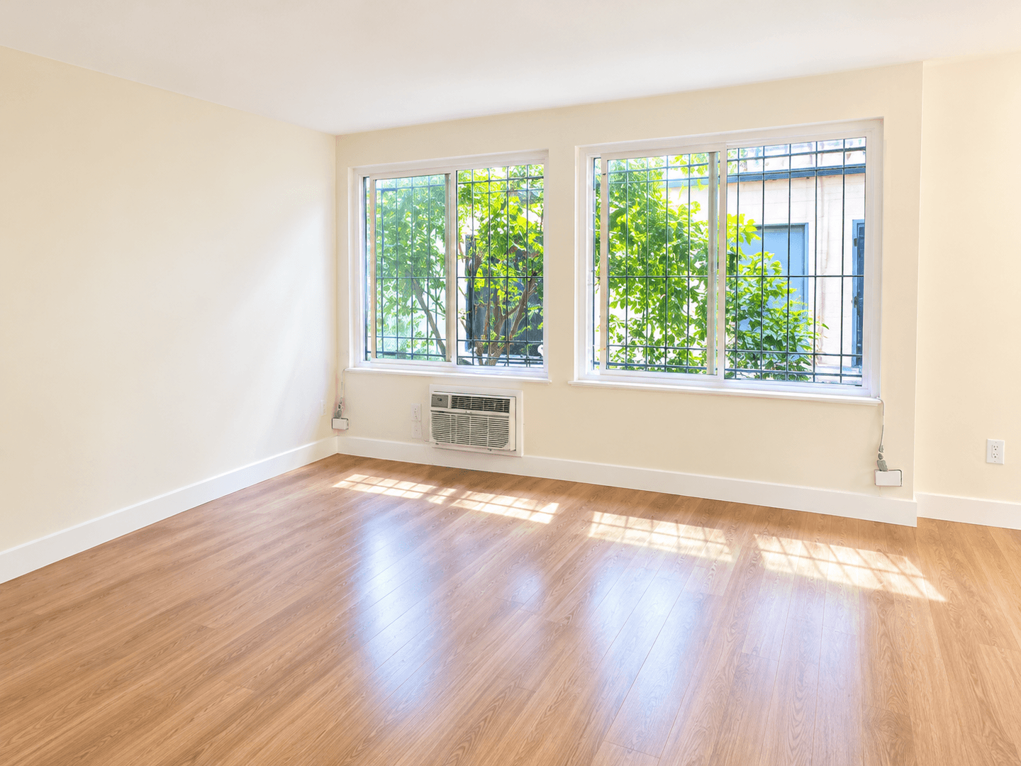 Los Angeles Apartment: 1625 S. St Andrews Place