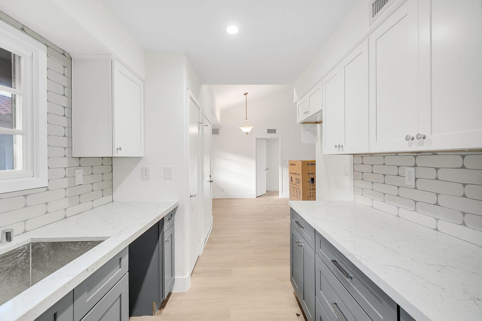Santa Monica Apartment: 1133 25th St
