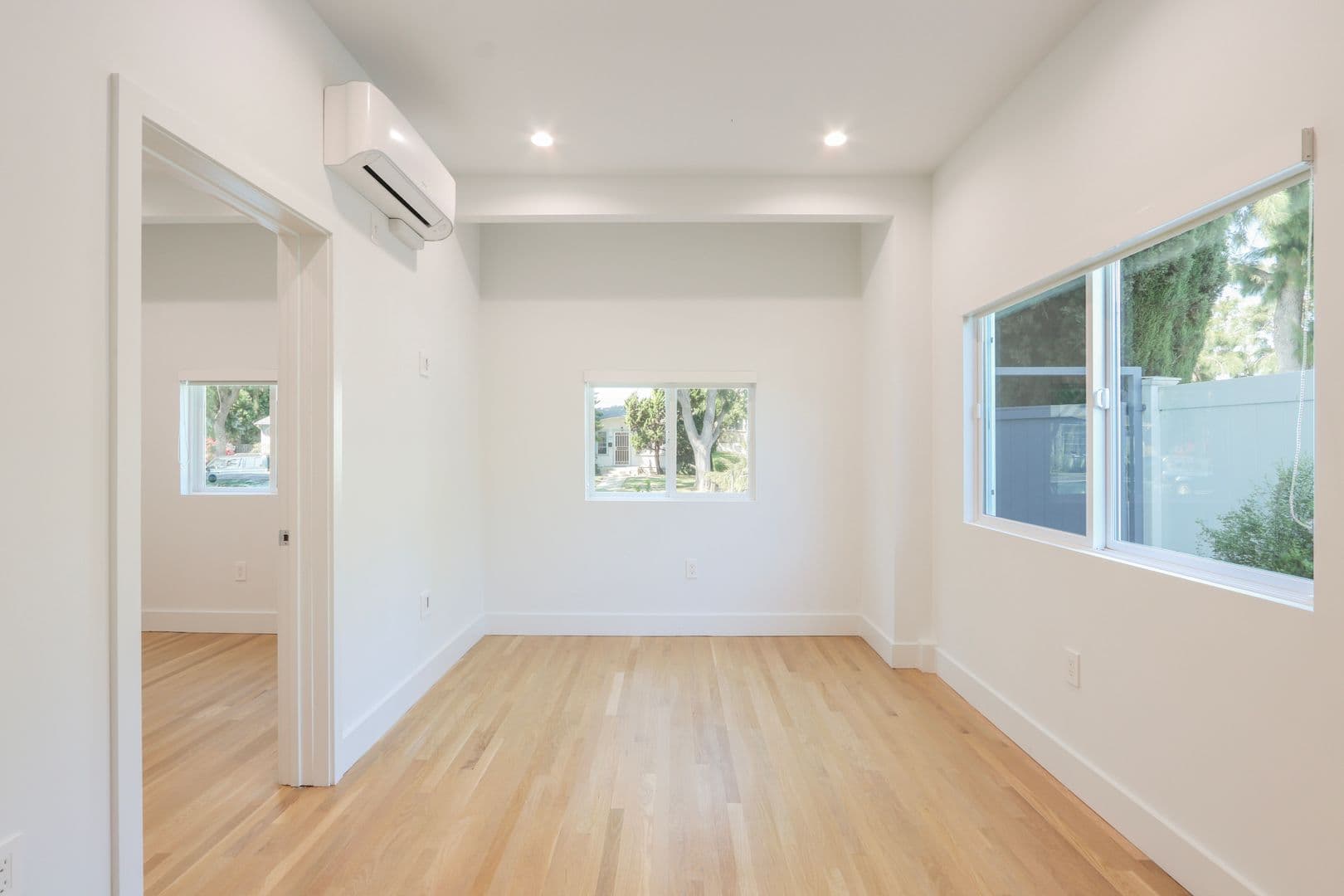 Santa Monica Apartment: 1022 Pacific St