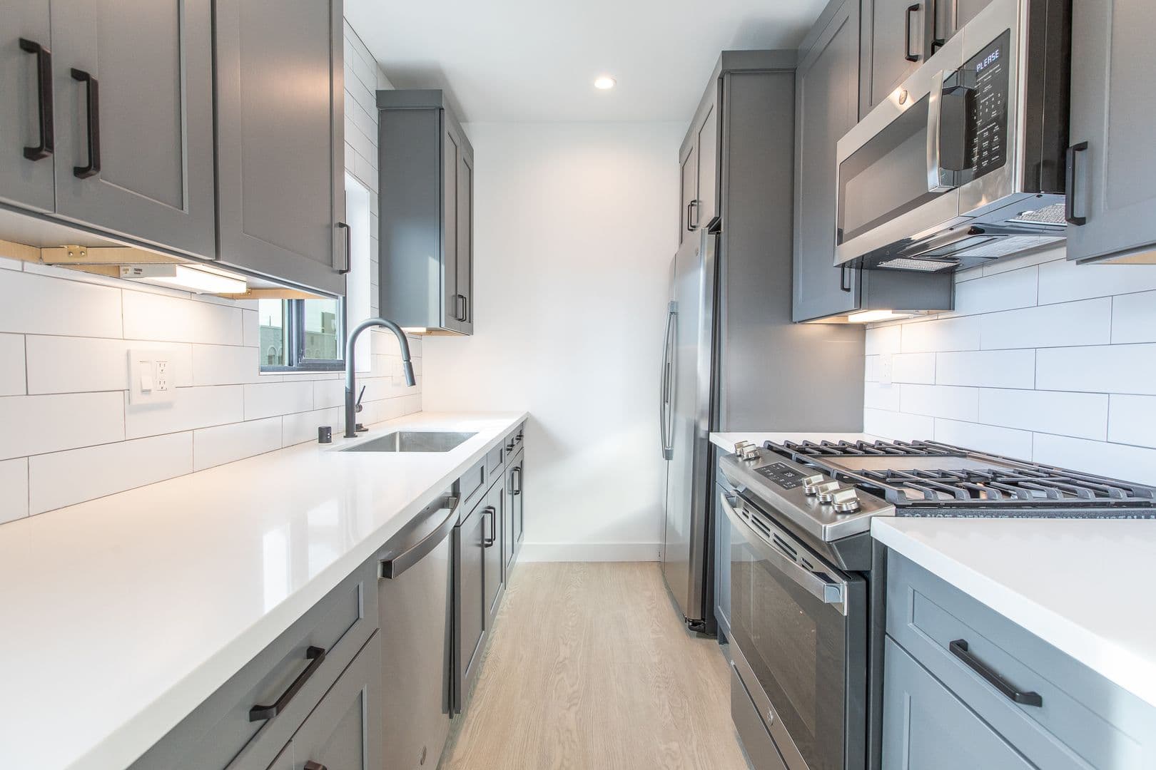 Los Angeles Apartment: 6133 Eleanor Ave