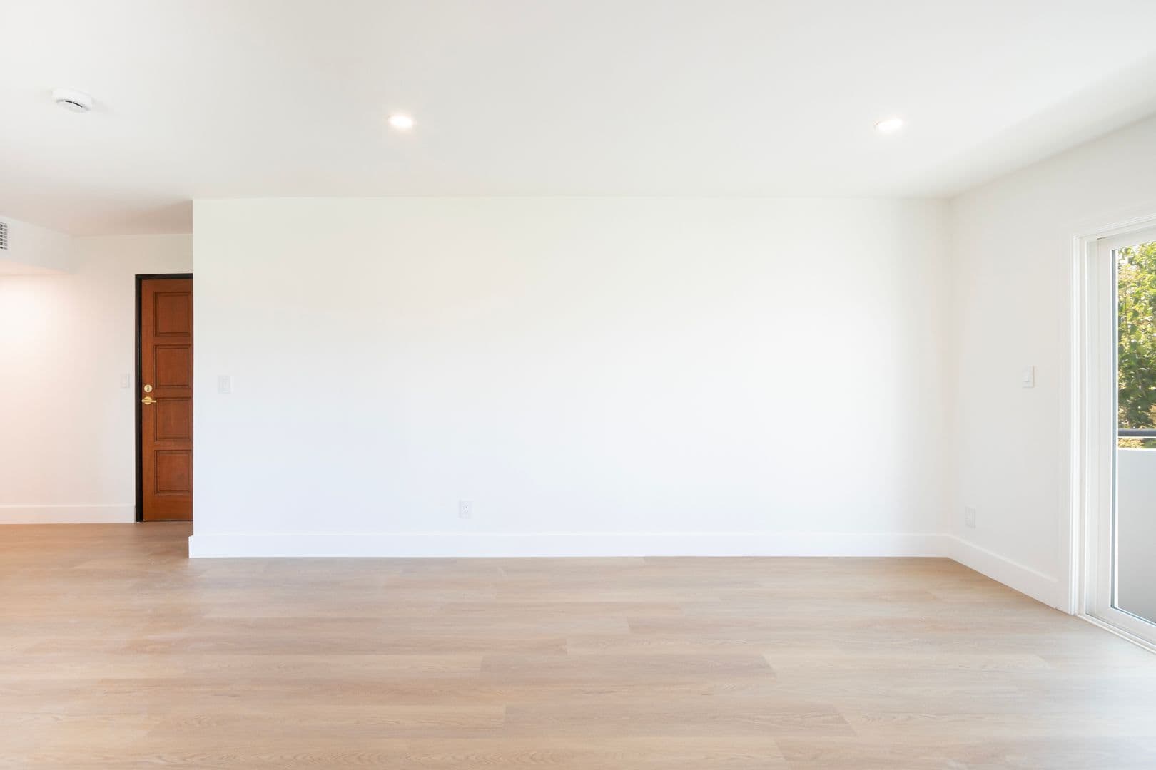 Los Angeles Apartment: 6526 Homewood Ave.