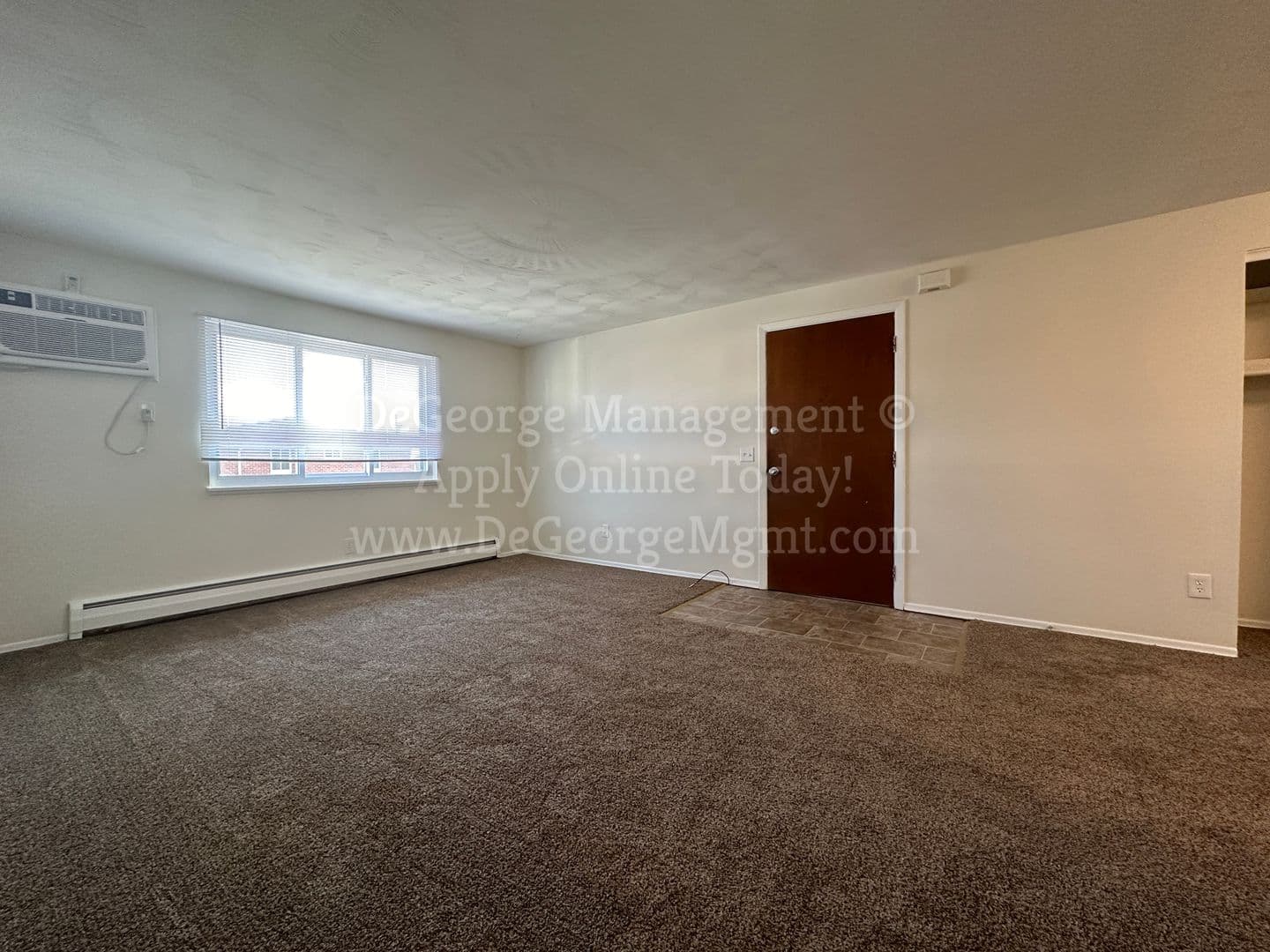 Gates Apartment: 2900 Lyell Road