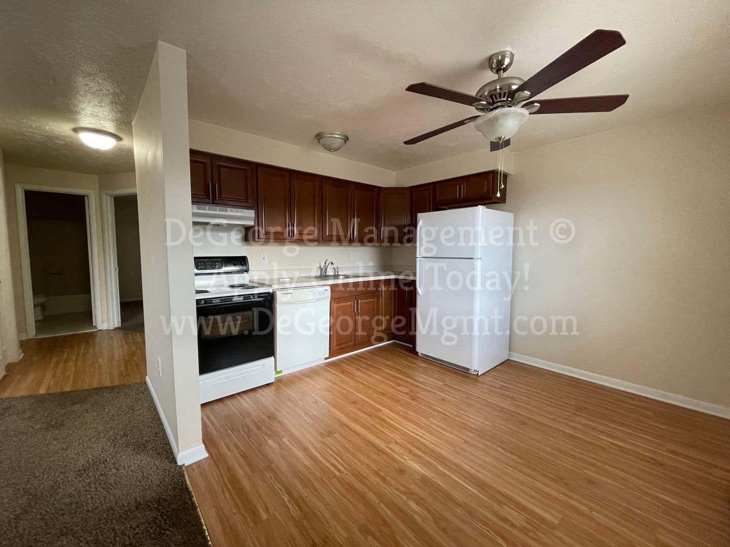Irondequoit Apartment: 4-108 Georgetown Drive
