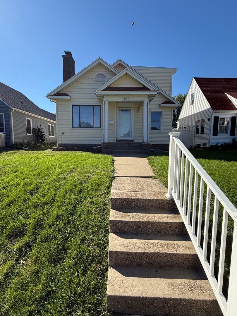 Davenport House: 2950 Arlington Ave
