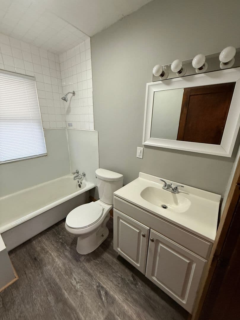 Rock Island House: 932 42nd Avenue
