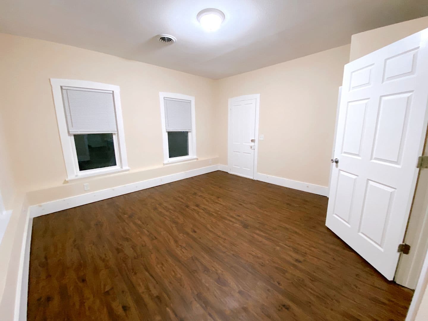 Davenport Apartment: 730 Brown Street