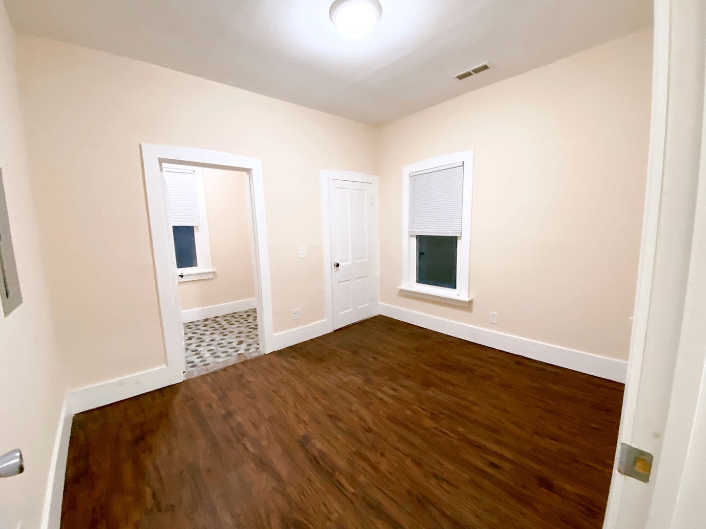 Davenport Apartment: 730 Brown Street